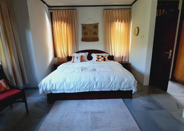 ゲストハウス Villia Magnolia Sanur Bali 巴厘島玉蘭別墅 *